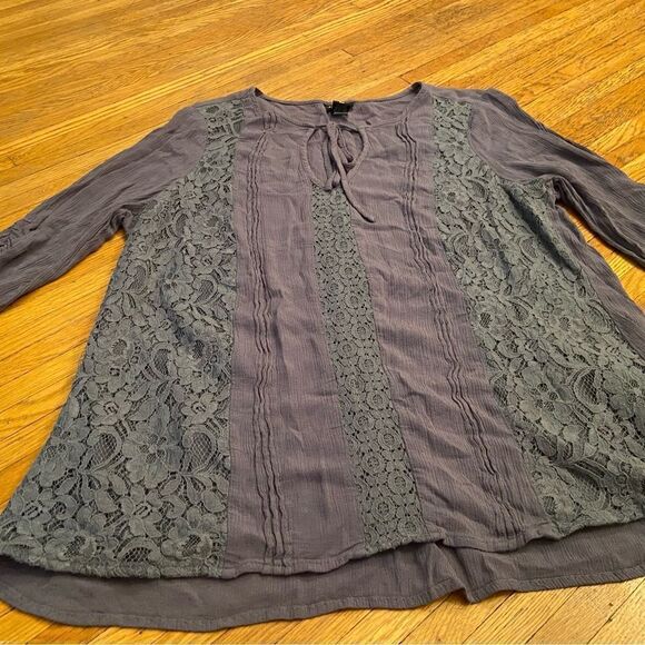 Torrid Grey Gauze Lace Inset Tie Front Blouse - Picture 3 of 5